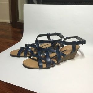 NWOT Navy blue New Directions sandals